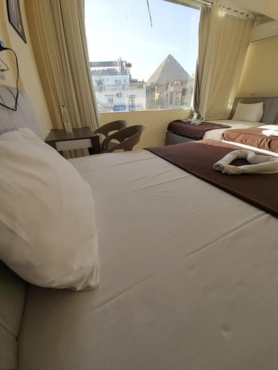 Pyramid Sight 4* Le Caire